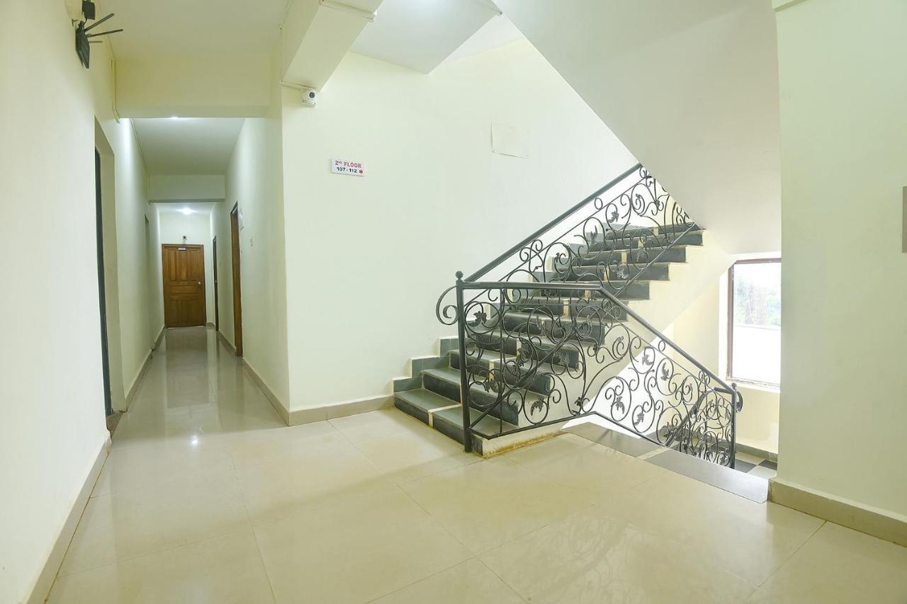 Fabexpress De Classio With Pool - Nr Candolim Beach Hotel Ngoại thất bức ảnh