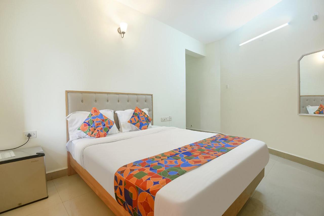 Fabexpress De Classio With Pool - Nr Candolim Beach Hotel Ngoại thất bức ảnh