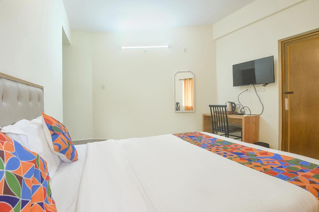 Fabexpress De Classio With Pool - Nr Candolim Beach Hotel Ngoại thất bức ảnh